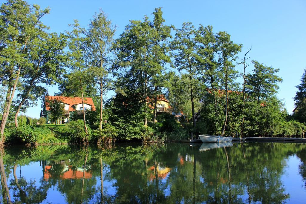 Mueritzparadies - Feriendorf Alte Fahrt Рехлин Экстерьер фото